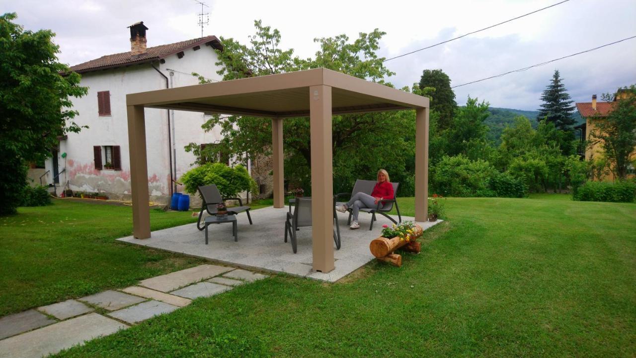 L'Isola Dla Cerrea Acomodação com café da manhã Mombasiglio Exterior foto